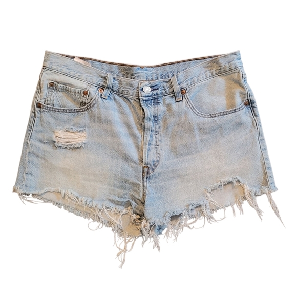 Levi's 501 Women's W32 Light Wash Button Fly Distressed Blue Jean Denim Shorts - Picture 1 of 16